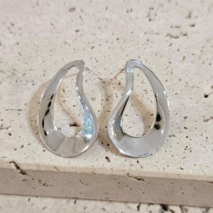Brinco Oval Amassado