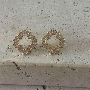 Brinco Van Cleef Navetes Cristal