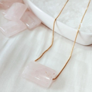 Gargantilha Pedra Natural Quartzo Rosa 45cm