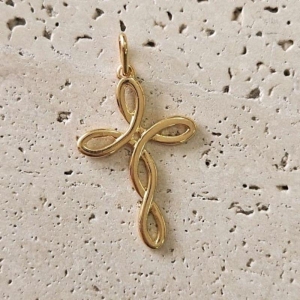Pingente Cruz Torcida (3,0x2,0cm)