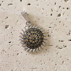 Pingente Sol Cravejado 1,8cm