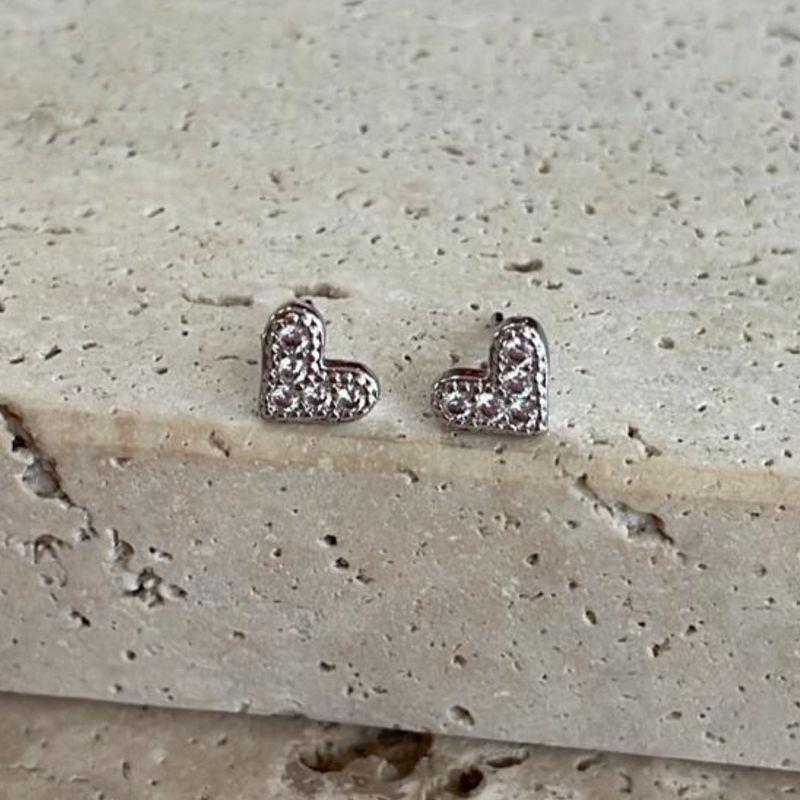 Brinco Coração Magro com Zirconia Cristal R
