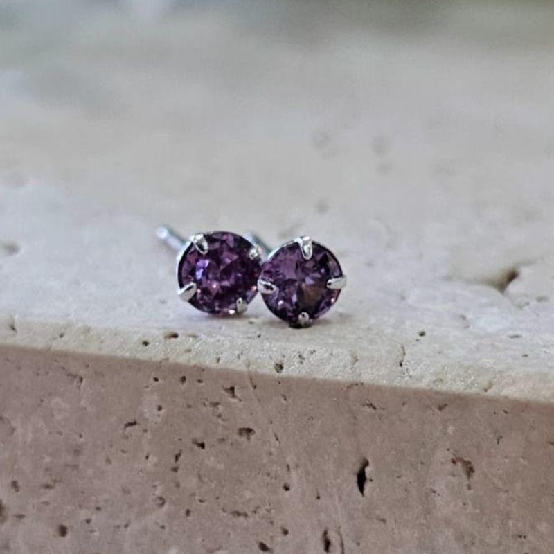 Brinco Chatão Lilas Medio