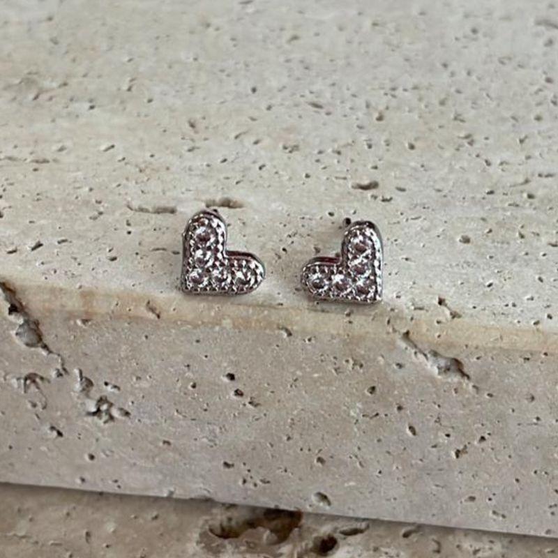 Brinco Coração Magro com Zirconia Cristal R