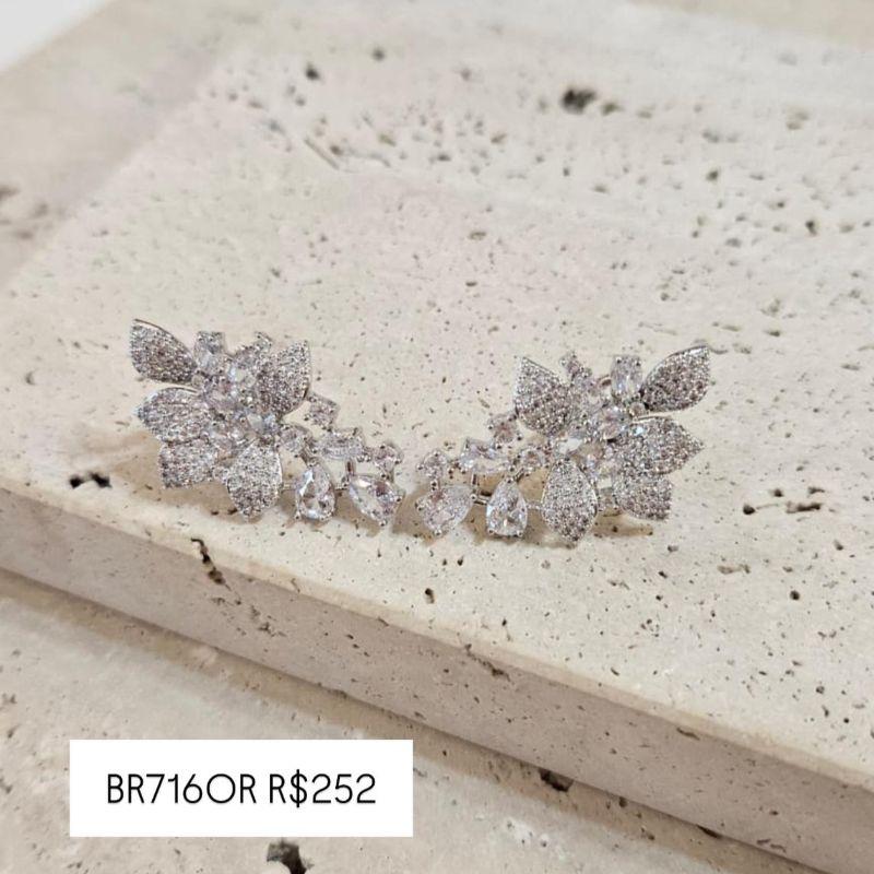 Brinco Folhas Cravejadas e Zirconias
