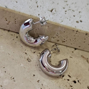 Brinco Argola Pequena Tubo