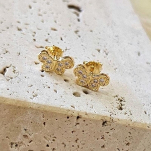 Brinco Borboleta Asa Arredondada Cravejada