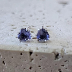 Brinco Coração Pedra Lilas Mini