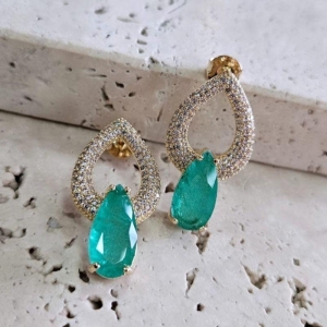 Brinco Gota Cravejada Pedra Turmalina