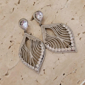 Brinco Gota Cravejado de Zirconia R