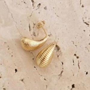 Brinco Gota Risca de Giz Gde