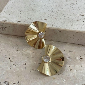 Brinco Meia Flor com Zirconia Central