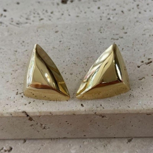 Brinco Triangulo Organico