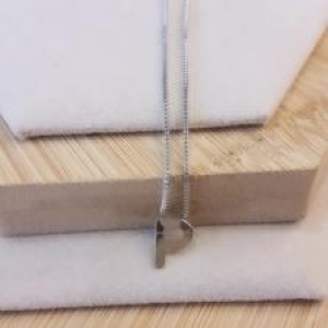 Gargantilha Letra P Mini