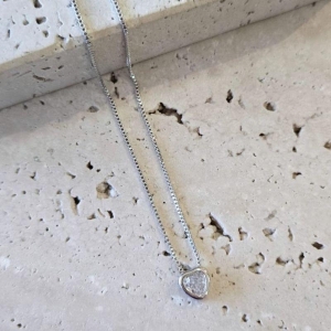 Gargantilha Ponto de Luz Coração Caixa 45cm