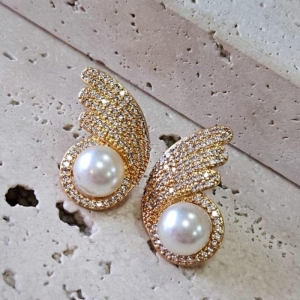 Brinco Asa com Perola