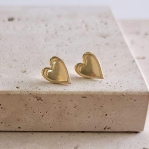 Brinco Coração Liso com Margem Lateral