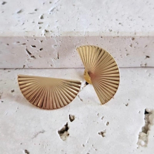 Brinco Meio Leque Plissado