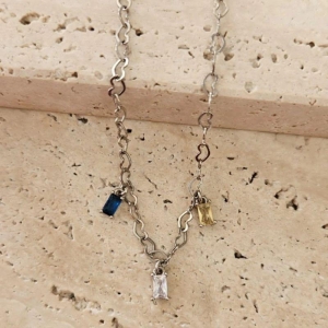 Choker Corrente de Corações com Zirconias Penduradas