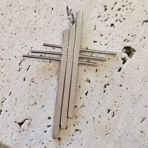 Pingente Crucifixo Linhas Aço Inox (6,1x4,5cm)