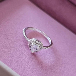 Anel Coração Cravejado Prata