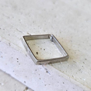 Anel Quadrado Grosso Liso