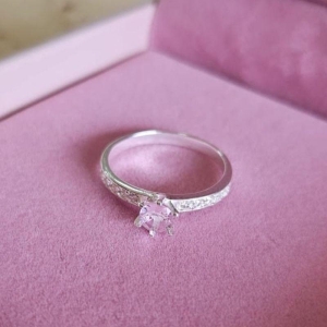 Anel Solitario Cravejado Pedra Rosa Prata