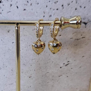 Brinco Argola Coração Pontilhado de Zirconias