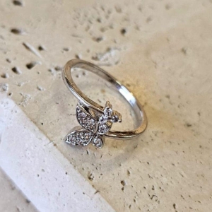 Anel Borboleta Cravejada e Florzinha