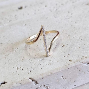 Anel Formato Z com Zirconias