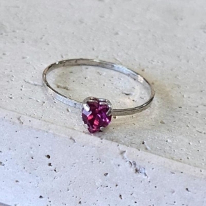 Anel Solitário Coração Pink