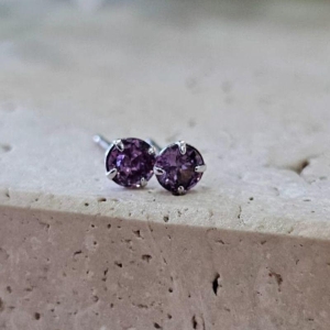 Brinco Chatão Lilas Medio