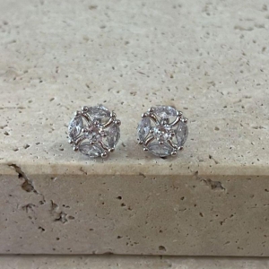 Brinco Flor Arredondada Zirconias