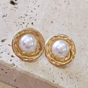 Brinco Organico com Perola Fixo