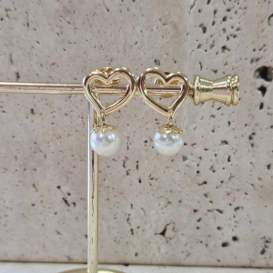Brinco Pérola Pendurada Base Coração
