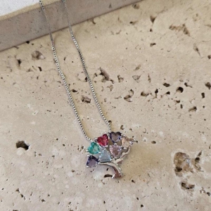 Gargantilha Arvore de Corações Coloridos 45cm