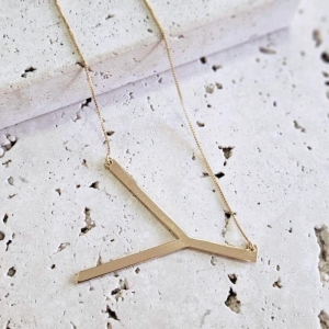 Gargantilha Inicial Inclinada Y 45cm