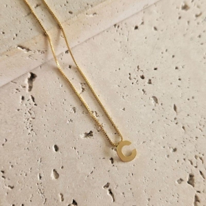 Gargantilha Letra C Mini 45cm