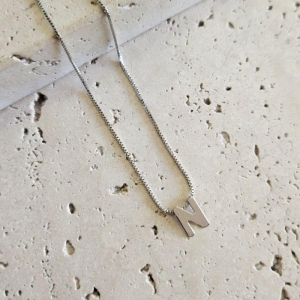 Gargantilha Letra N Mini 45cm