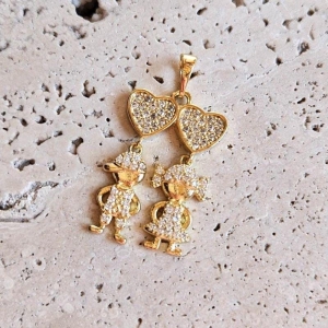 Pingente Casal Cravejado (2,5x1,7cm)