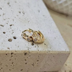 Brinco Argolinha 3 Zirconias Peq