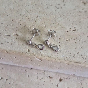 Brinco Bolinha com Zirconia Pendurada Cristal