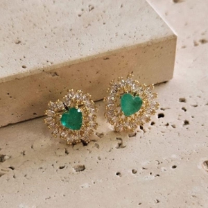 Brinco Coração Turmalina Cravejado