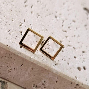 Brinco Quadrado Vazado Gde