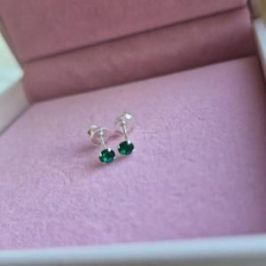 Brinco Ponto de Luz 3mm Verde Escuro Prata