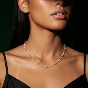 Gargantilha Perolas e Ponto de Luz 45cm