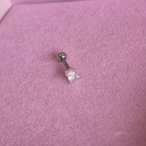 Piercing Ponto de Luz Caixa Alta