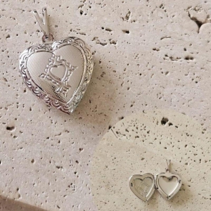 Pingente Relicario Coração Desenhado (2,0x1,8cm)