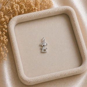 Pingente Menina Mini Coração 1cm