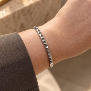 Bracelete Relevo Aro Aberto